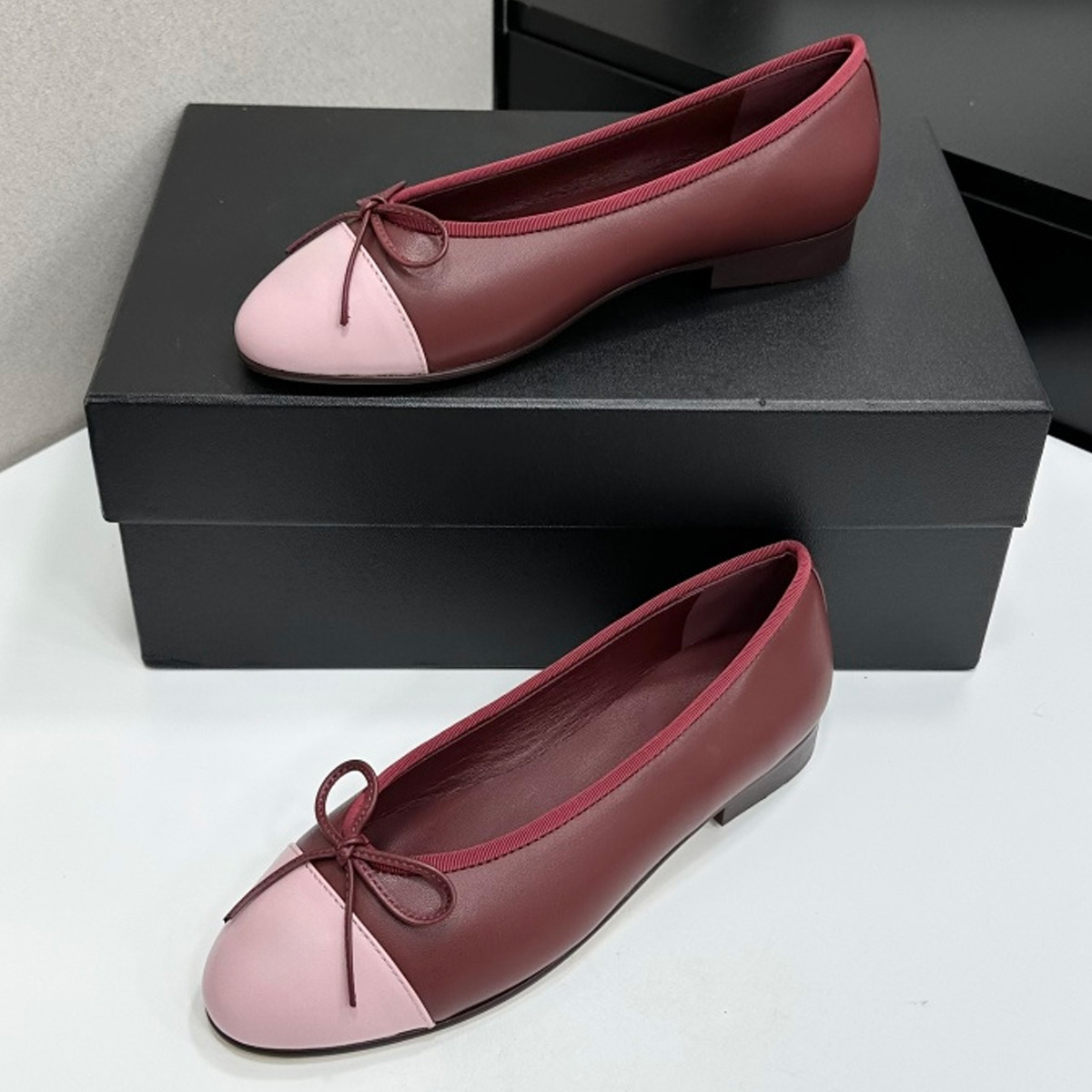2026 Women's Two-Tone Cap-Toe  - Embroidery Flat Shoes reseña y precio