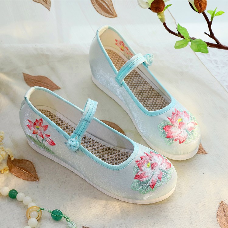 2026 Women's White & Green Lot - Embroidery Style reseña y precio
