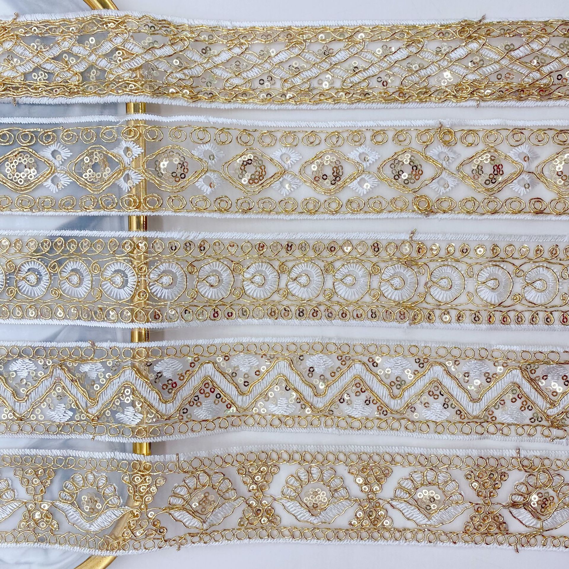 Anything you can do I can do b - Embroidery Initials reseña y precio