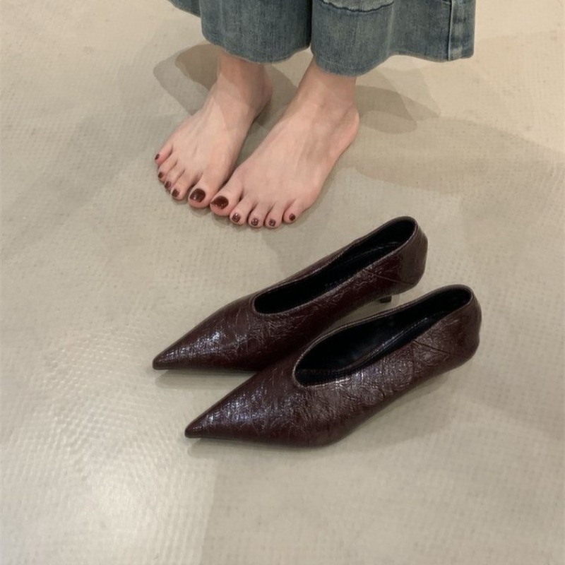 2025 Autumn New Commuter Wind  - Embroidery Flat Shoes reseña y precio
