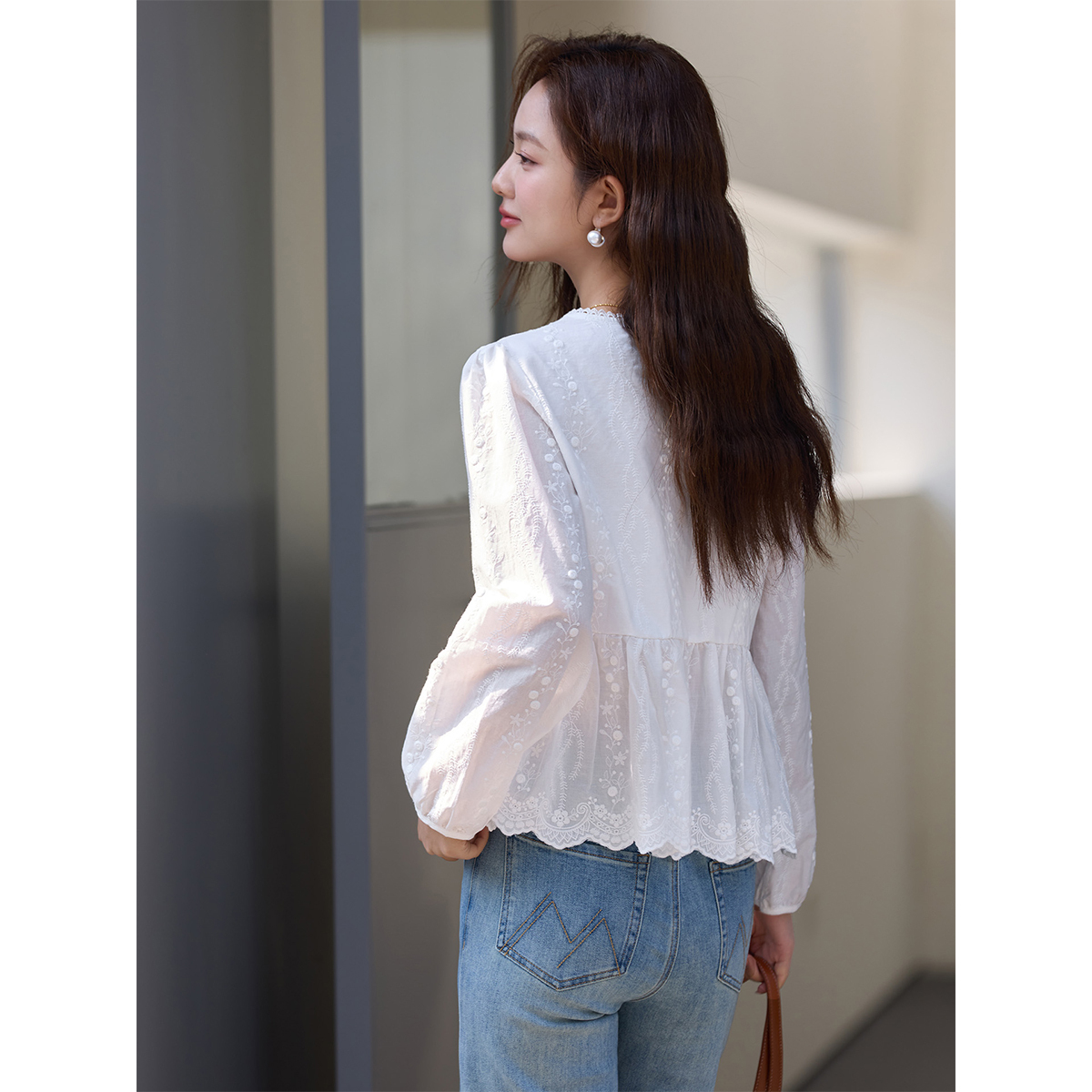 VIMLY Women's White V-Neck Blo - Embroidery Patch reseña y precio