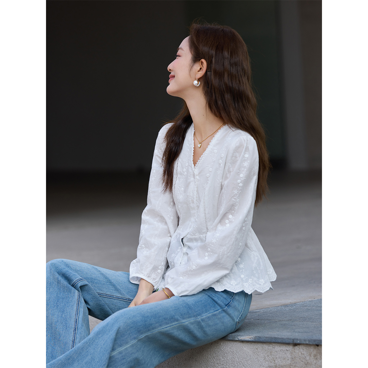 VIMLY Women's White V-Neck Blo - Embroidery Patch reseña y precio