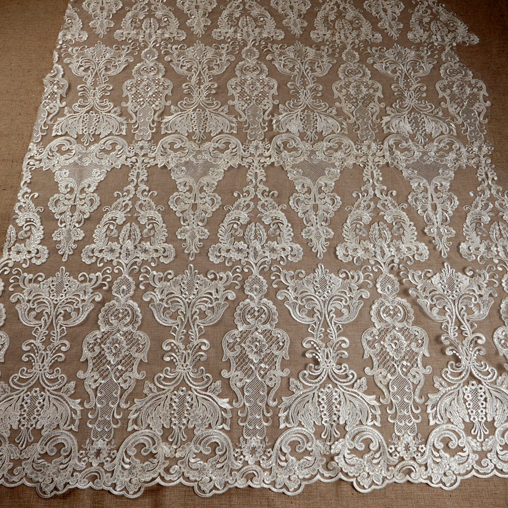 HelluyerDc ivory,black sequins - Embroidery Software reseña y precio