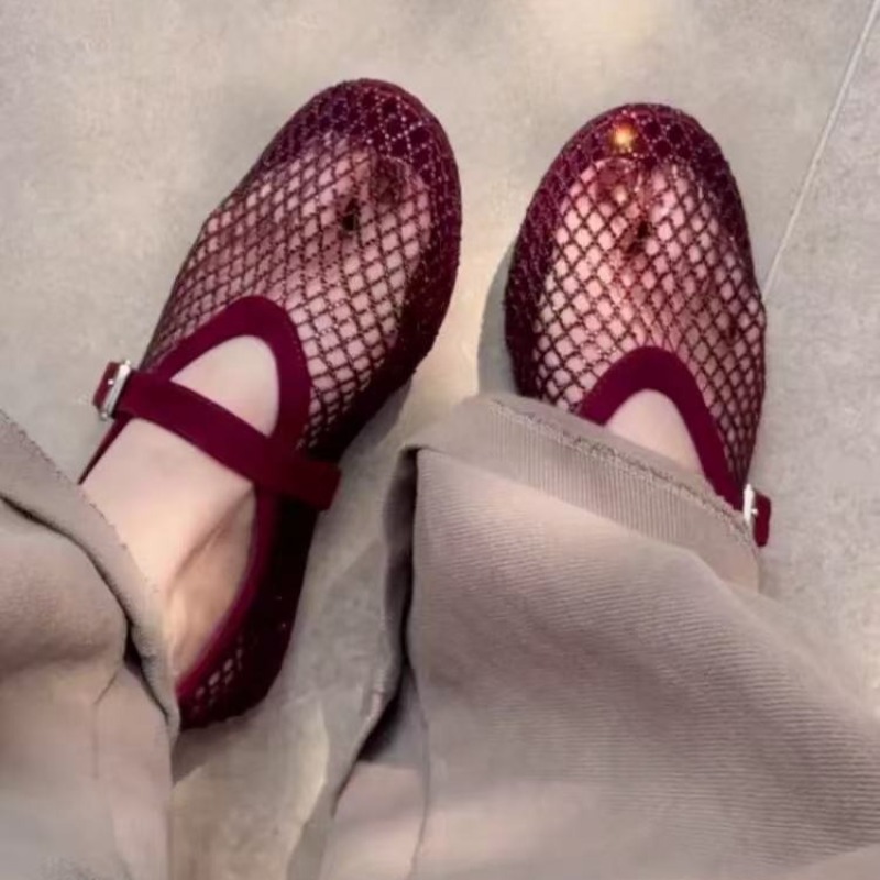 Hollow Rhinestone Baotou Sanda - Embroidery Flat Shoes reseña y precio