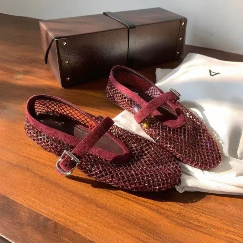 Hollow Rhinestone Baotou Sanda - Embroidery Flat Shoes reseña y precio